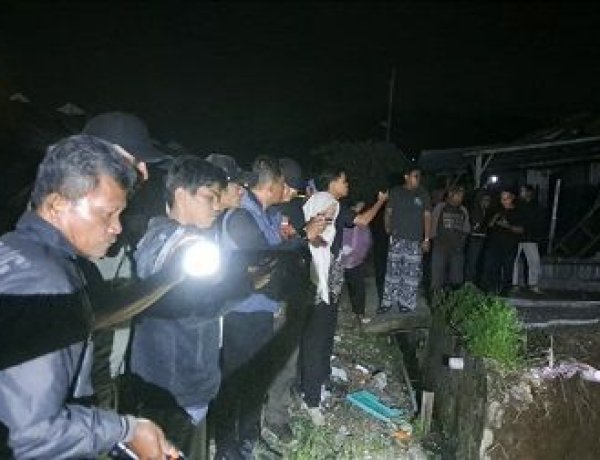 Tinjau Longsor di Griya Hansela 1, Bupati Jon Firman Pandu Pastikan Keselamatan Warga dan Siapkan Solusi Penanganan Terbaik